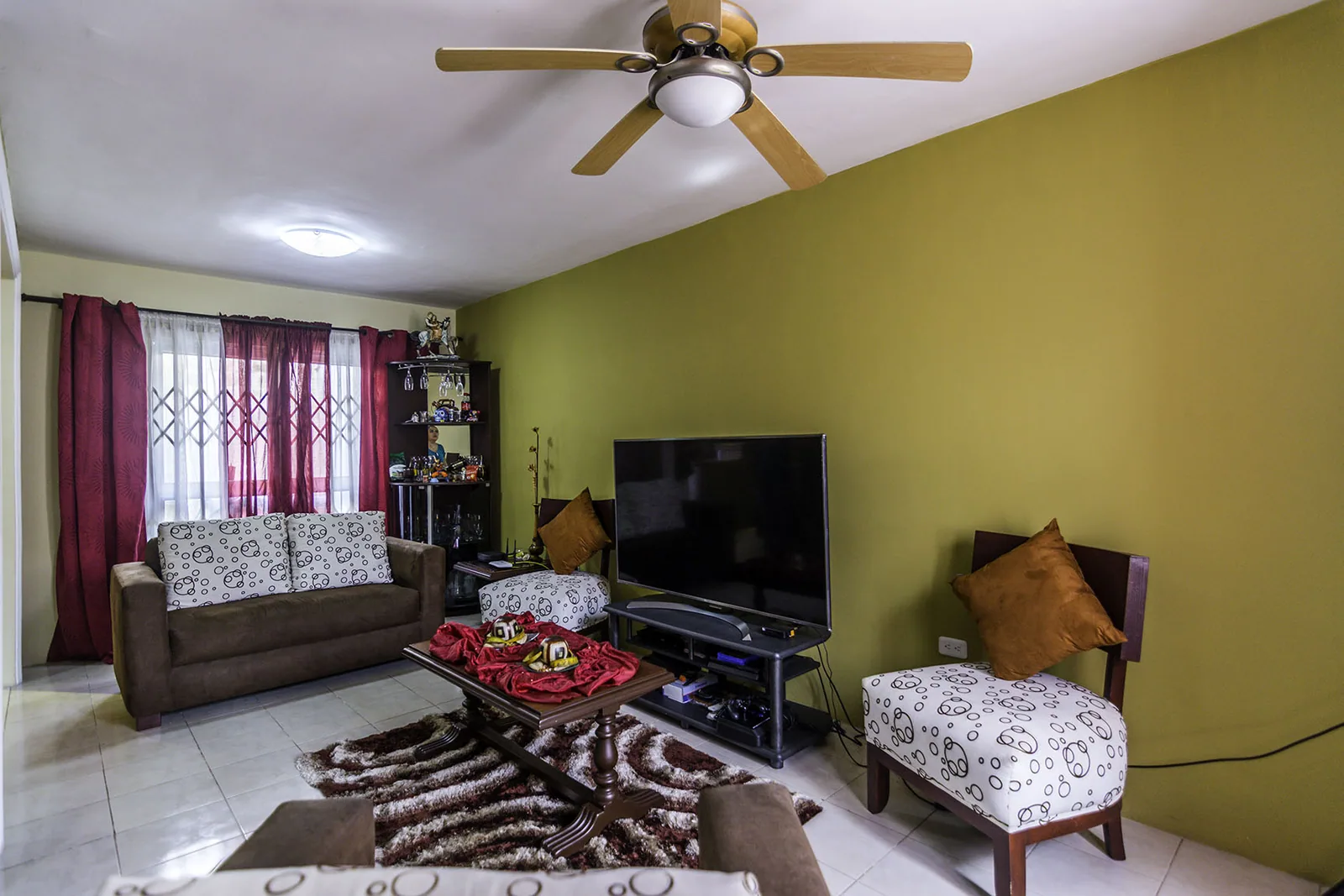Casa en venta en la Urbanización Malaga 1, Vía Salitre – Foto 2