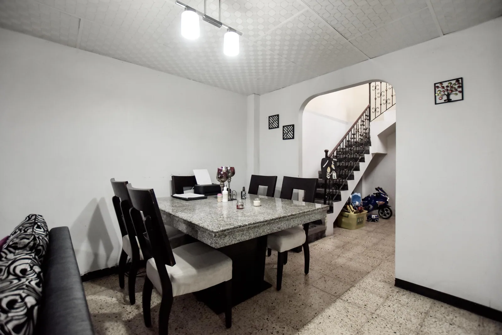 Casa en venta ubicada en samanes 2, Norte de Guayaquil – Foto 2