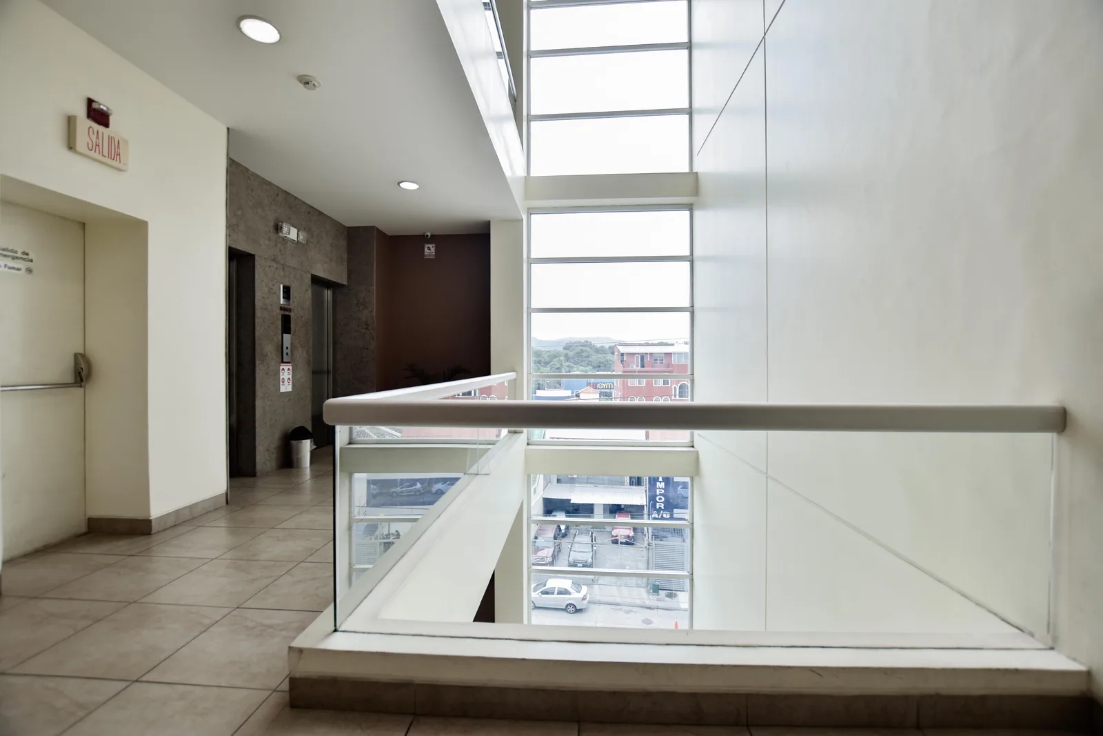 Oficina en venta ubicada en Plaza Center, Kennedy Norte – Foto 3