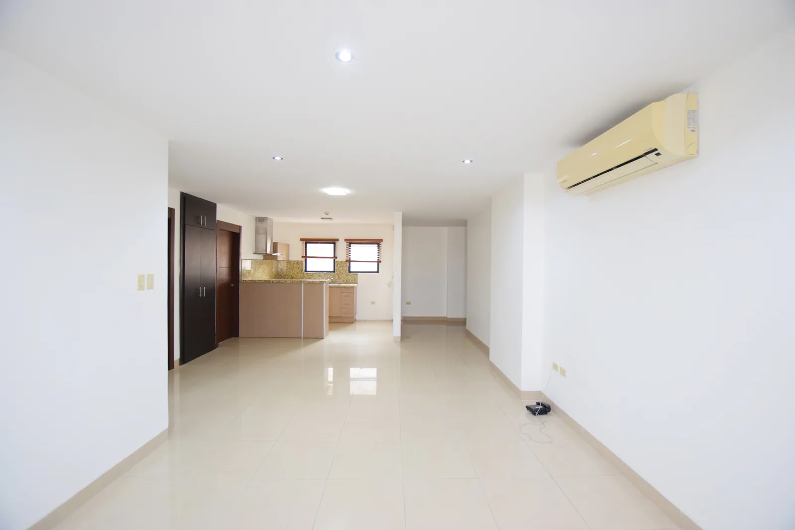 Departamento en alquiler ubicado en Ciudad Colón, Norte de Guayaquil – Foto 5