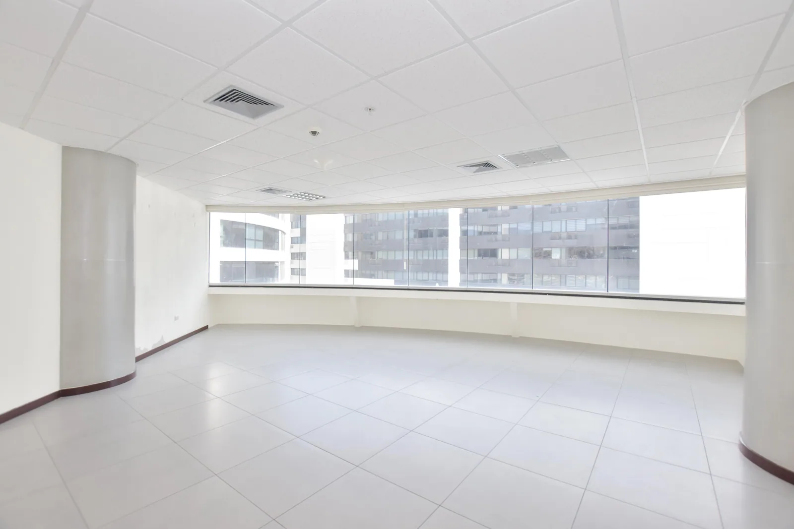 Oficina en venta ubicada en el Edificio The Point – Foto 1