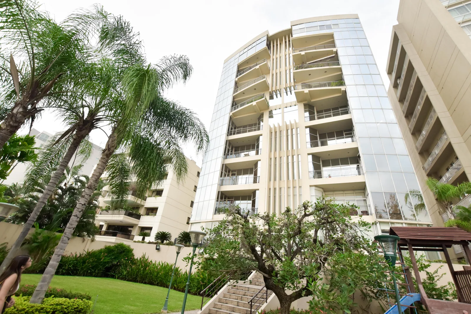 !OPORTUNIDAD! Departamento en venta ubicado en Guayaquil Tenis km 5, Samborondón – Foto 1