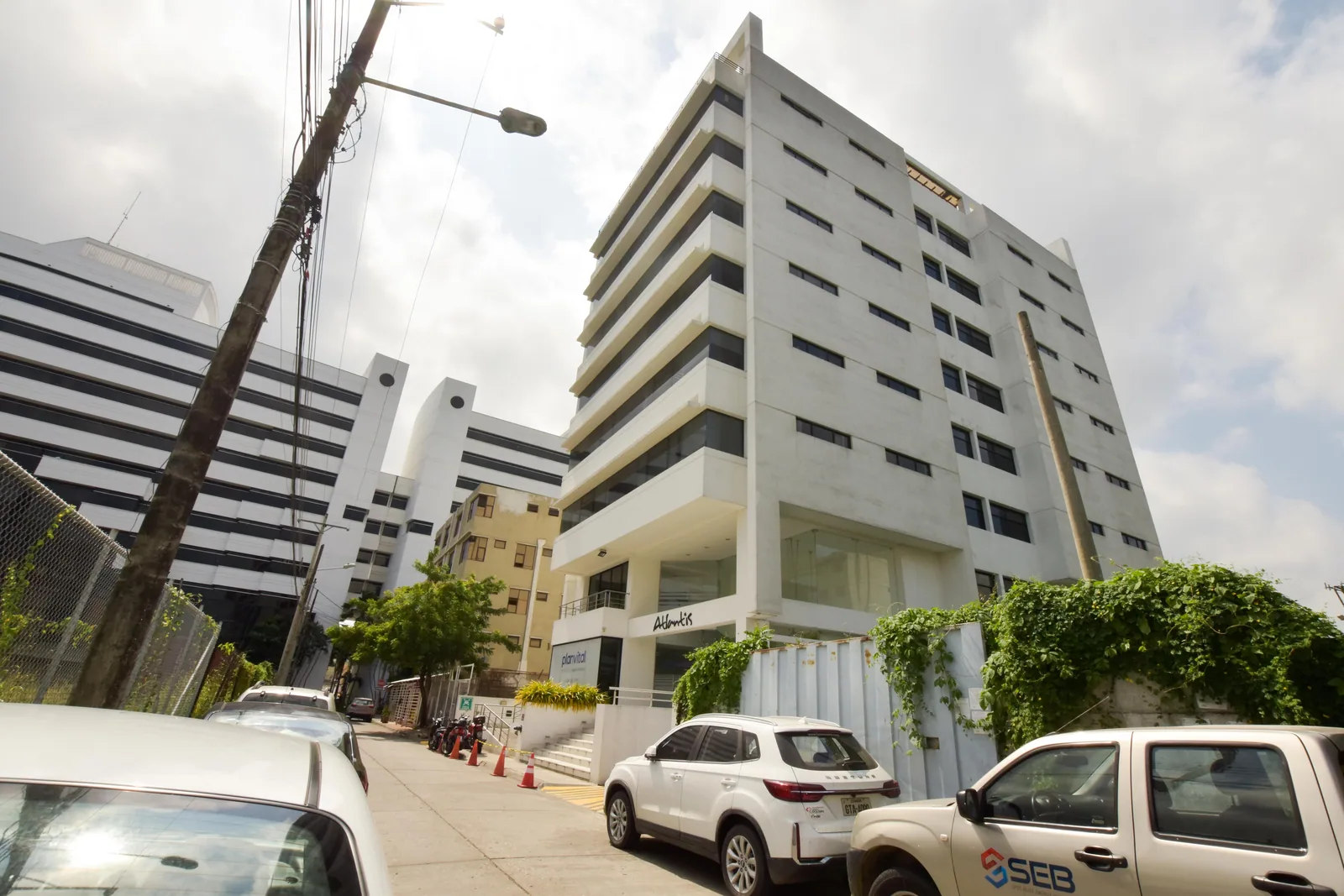 Oficina amoblada en venta ubicada en el Edificio Atlantis – Foto 1