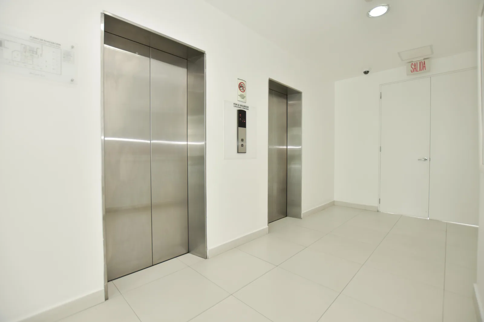 Oficina amoblada en venta ubicada en el Edificio Atlantis – Foto 3