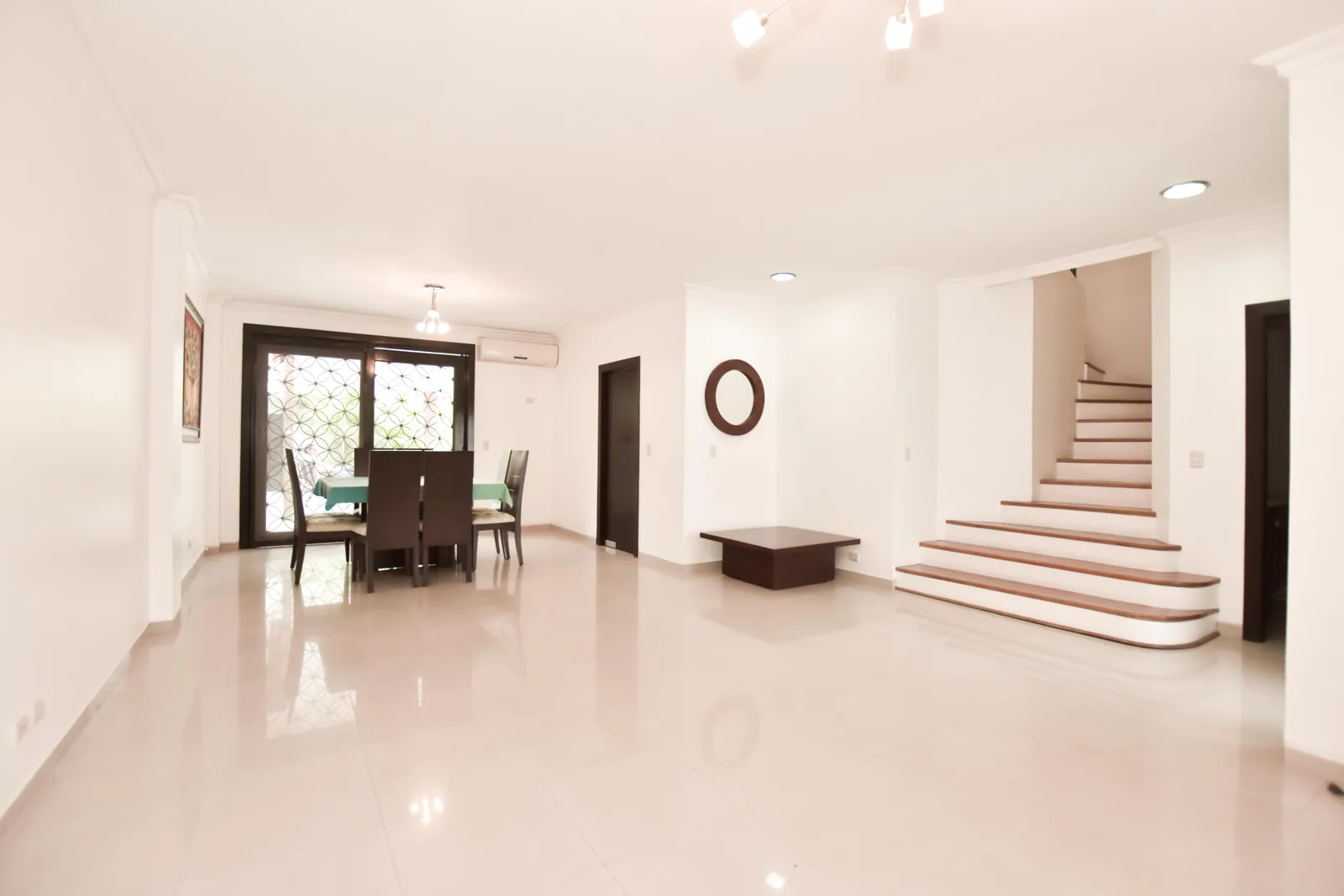 Casa en venta en la urbanización Ciudad Colón – Foto 2