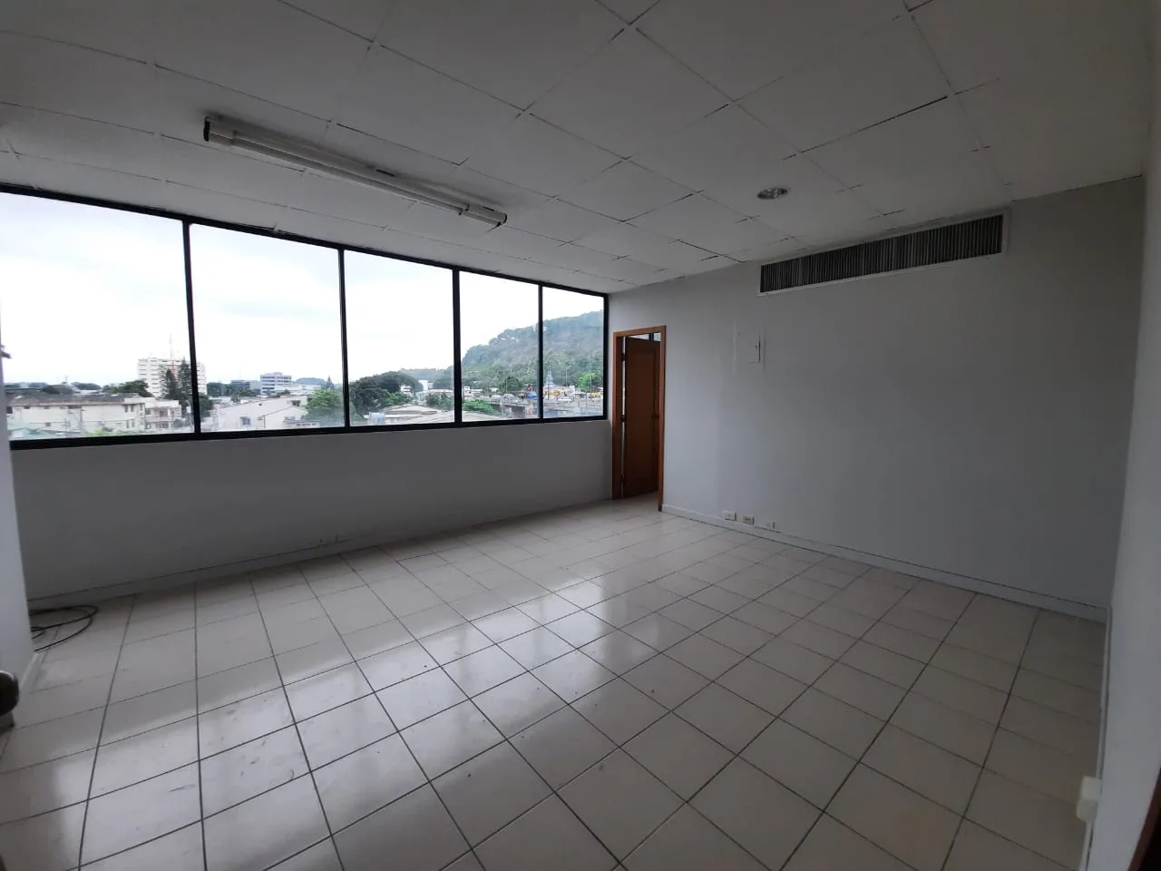 Oficina en venta ubicada en Avenida Miraflores – Foto 1