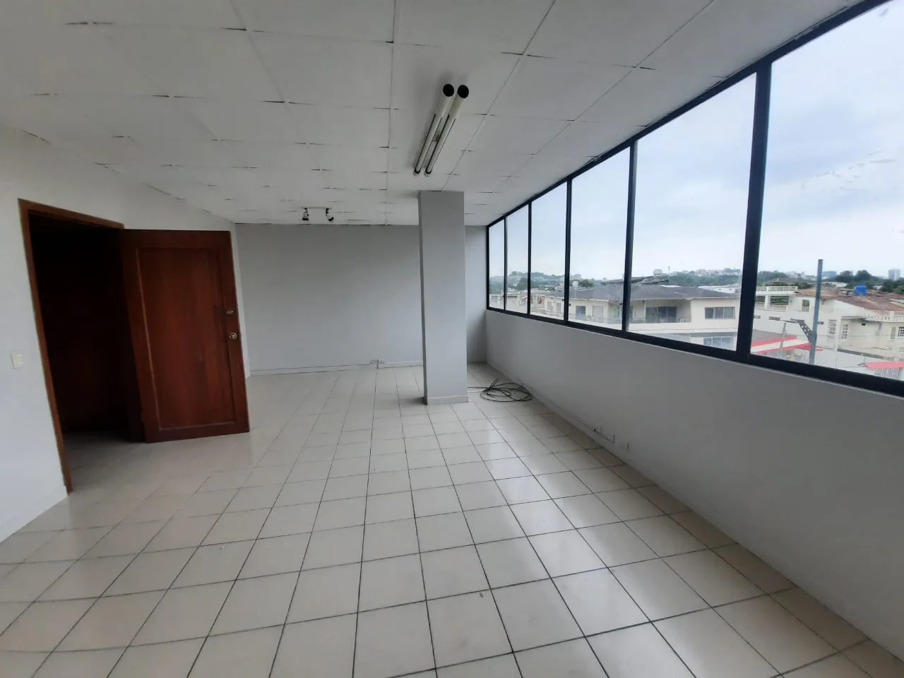 Oficina en venta ubicada en Avenida Miraflores – Foto 2