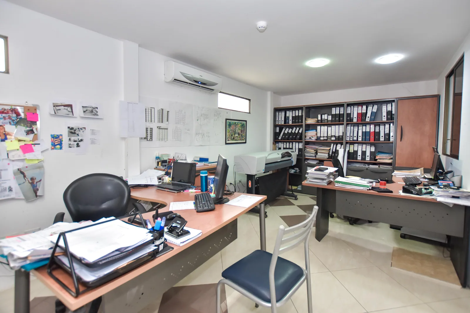 Oficina comercial en alquiler con galpón, bodega y área libre – Foto 4