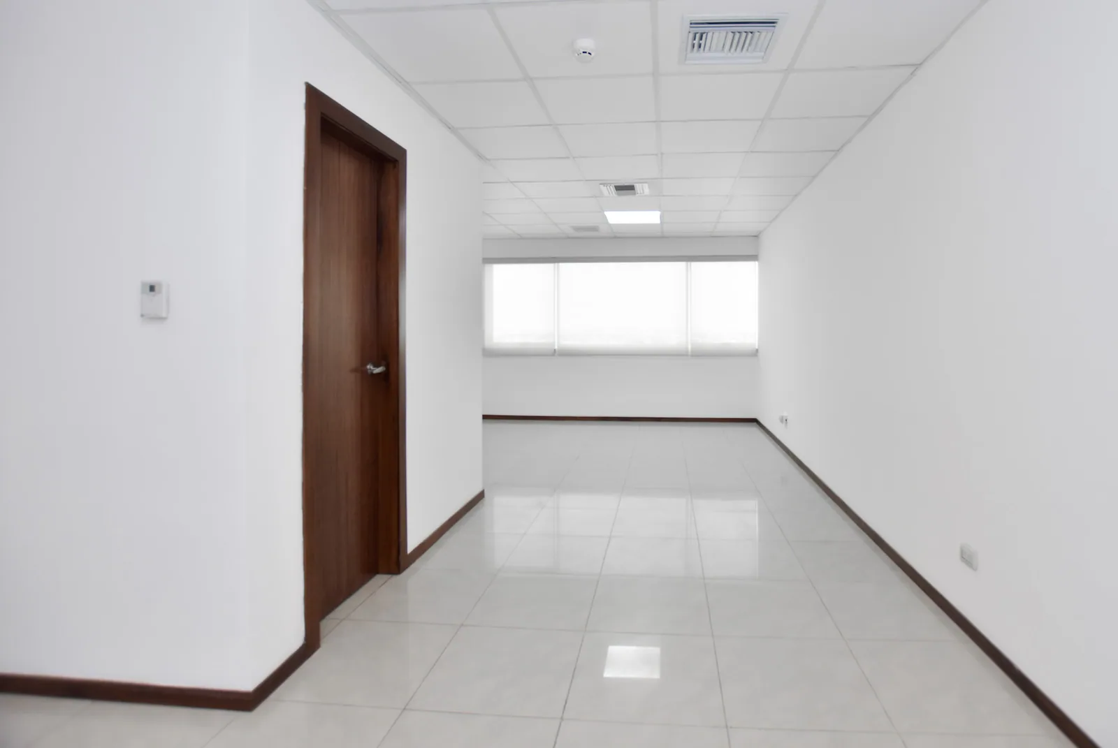 Oficina de oportunidad en alquiler ubicada en el Edificio Trade Building – Foto 1