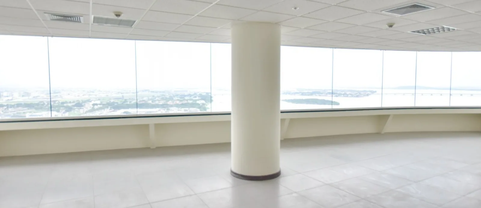 Oficina en Alquiler Edificio The Point - Puerto Santa Ana – Foto 3