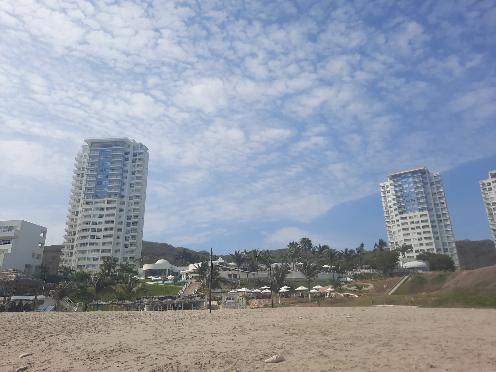 Terreno en venta al pie del mar en la zona más exclusiva de Villamil Playas – Foto 4