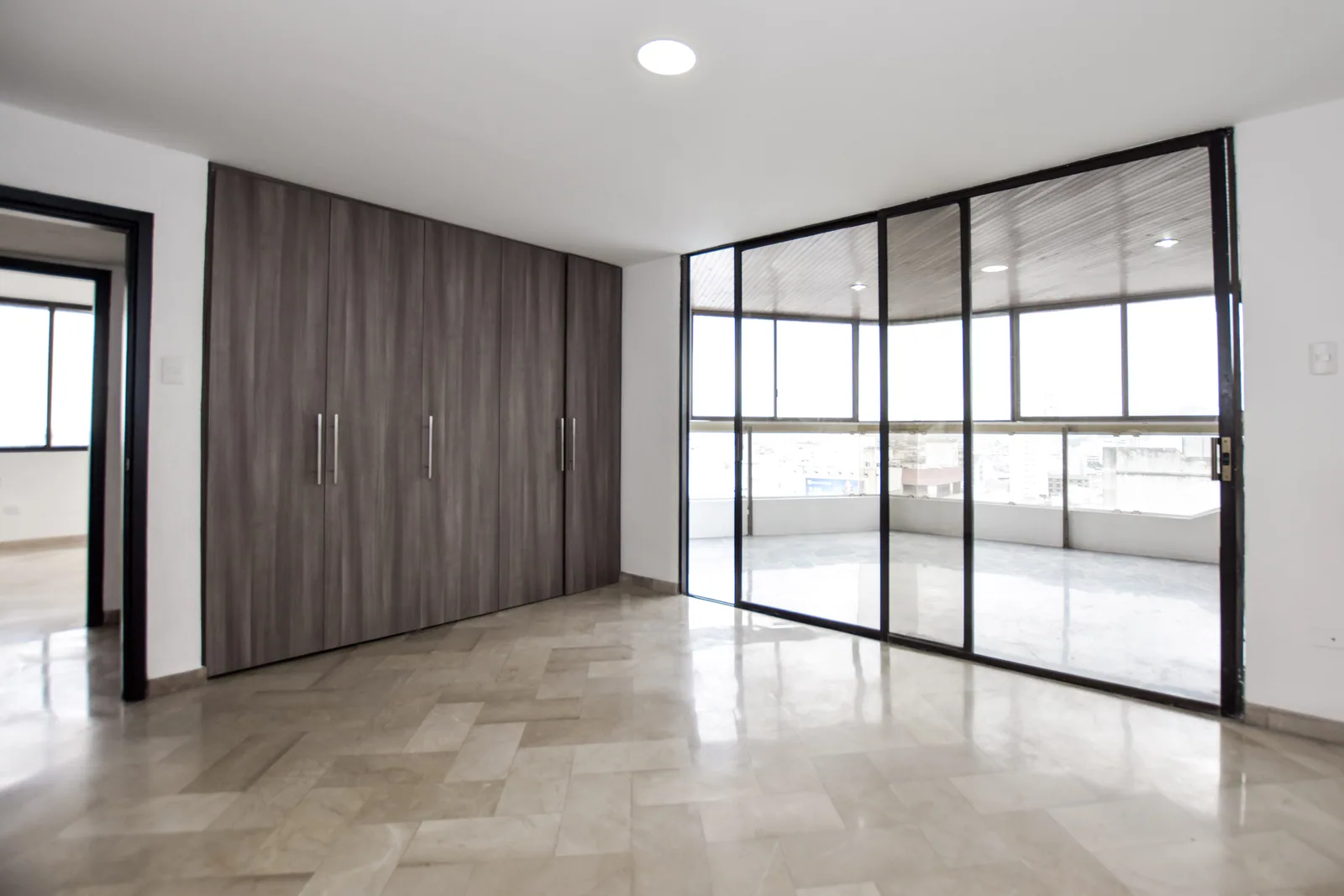 Departamento en alquiler ubicado en San Francisco 300, Centro de Guayaquil – Foto 2
