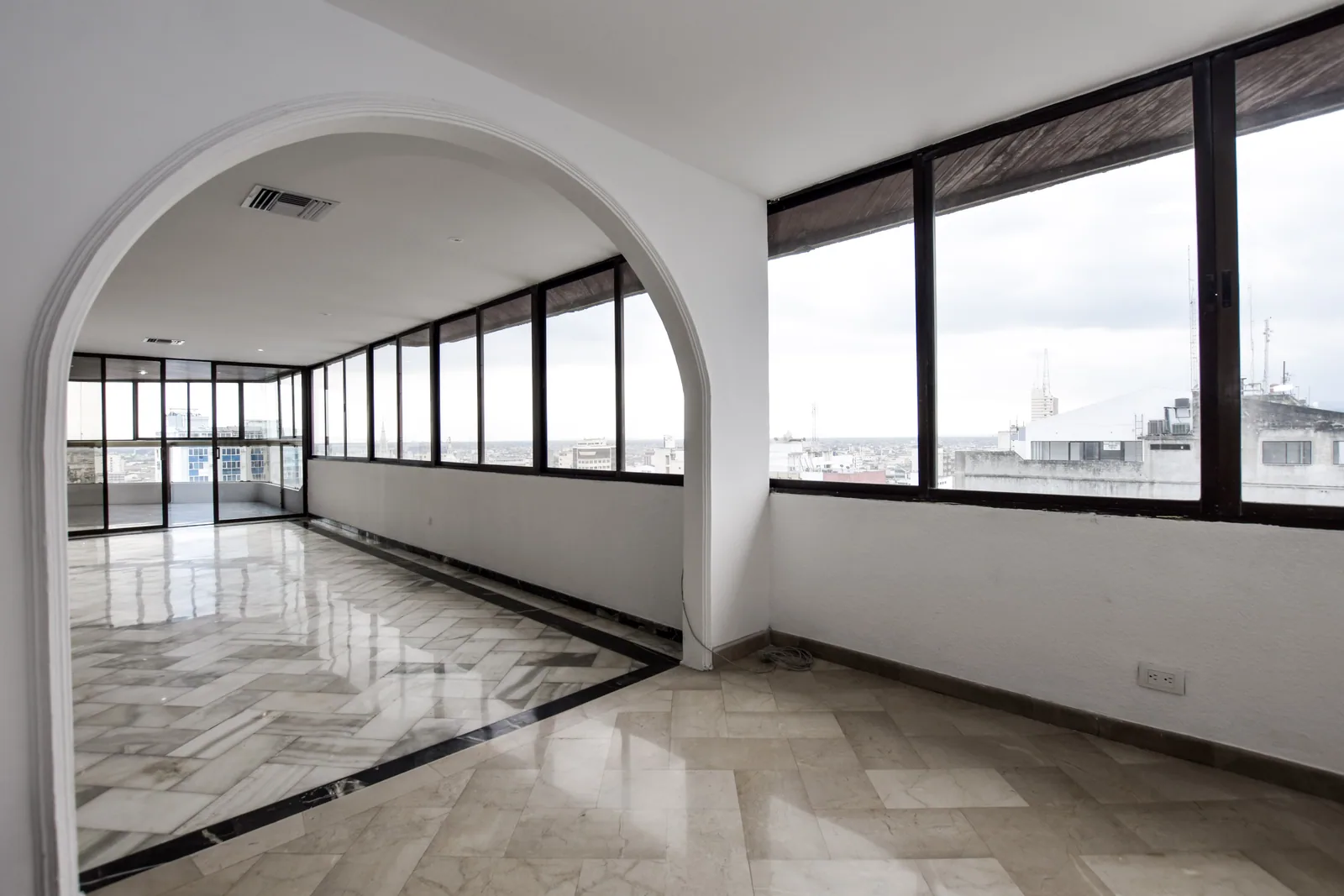 Departamento en alquiler ubicado en San Francisco 300, Centro de Guayaquil – Foto 4