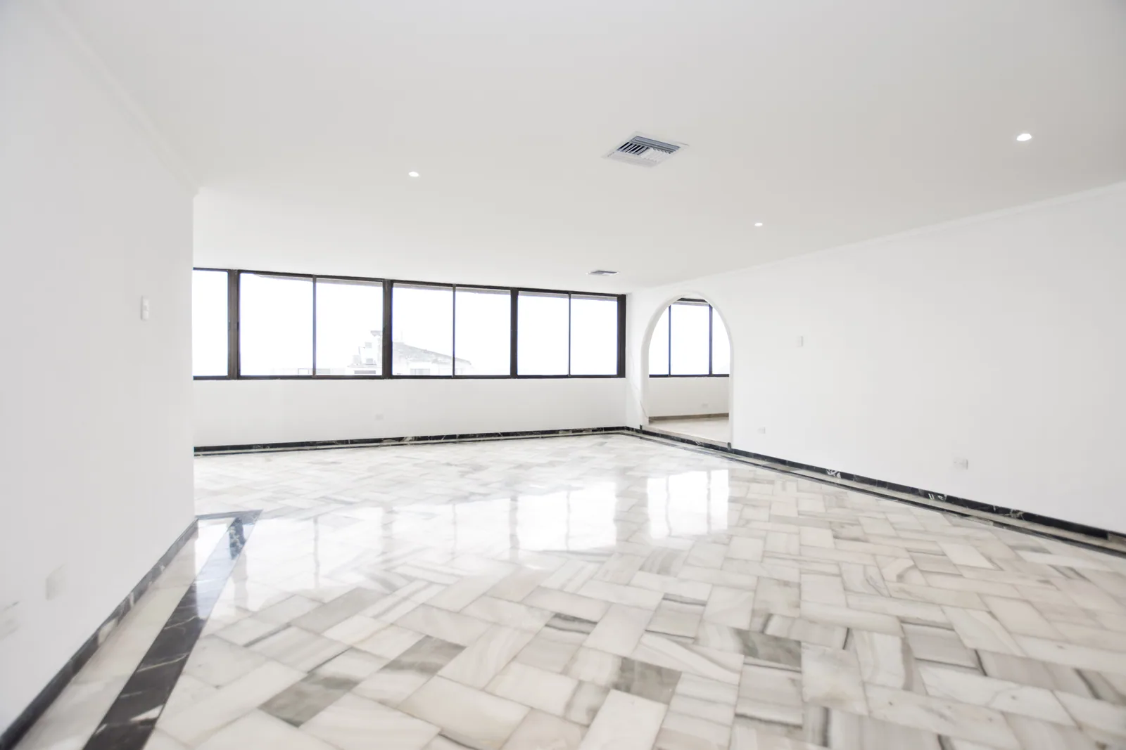 Departamento en alquiler ubicado en San Francisco 300, Centro de Guayaquil – Foto 5
