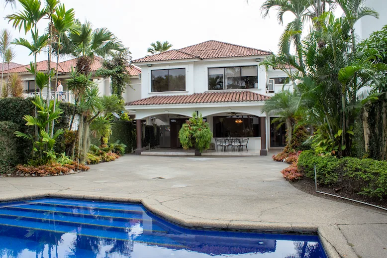 Casa en venta en Samborondón – Foto 1