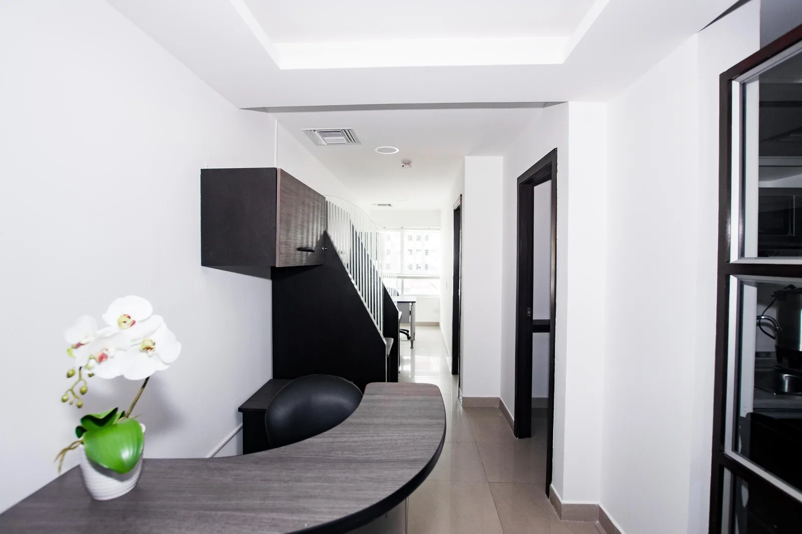 Oficina amoblada de 35m2 en Parque Empresarial Colón - Norte Guayaquil – Foto 1