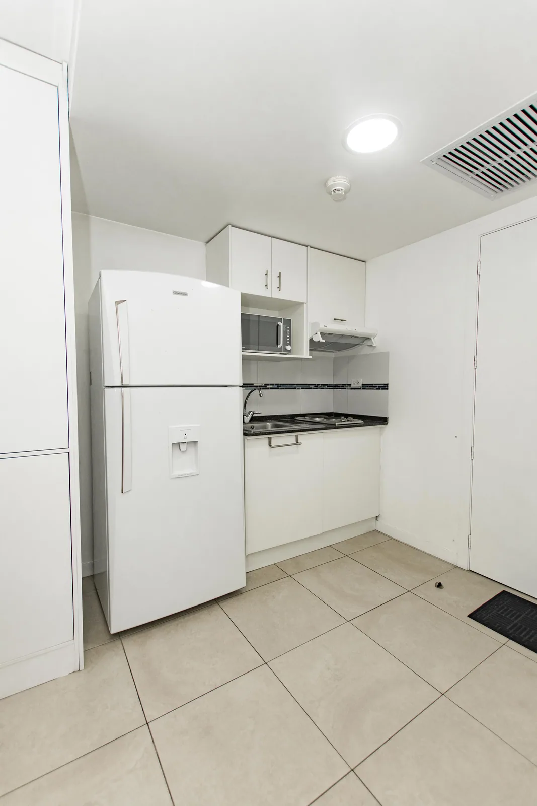 Suite amoblada en alquiler - Ed. Torres Bellini IV, Puerto Santa Ana  – Foto 4