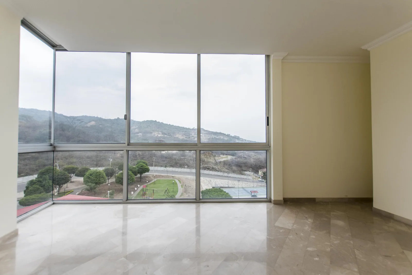 Departamento en venta en edificio Altos del Sol en Urbanización Portal al Sol – Foto 2