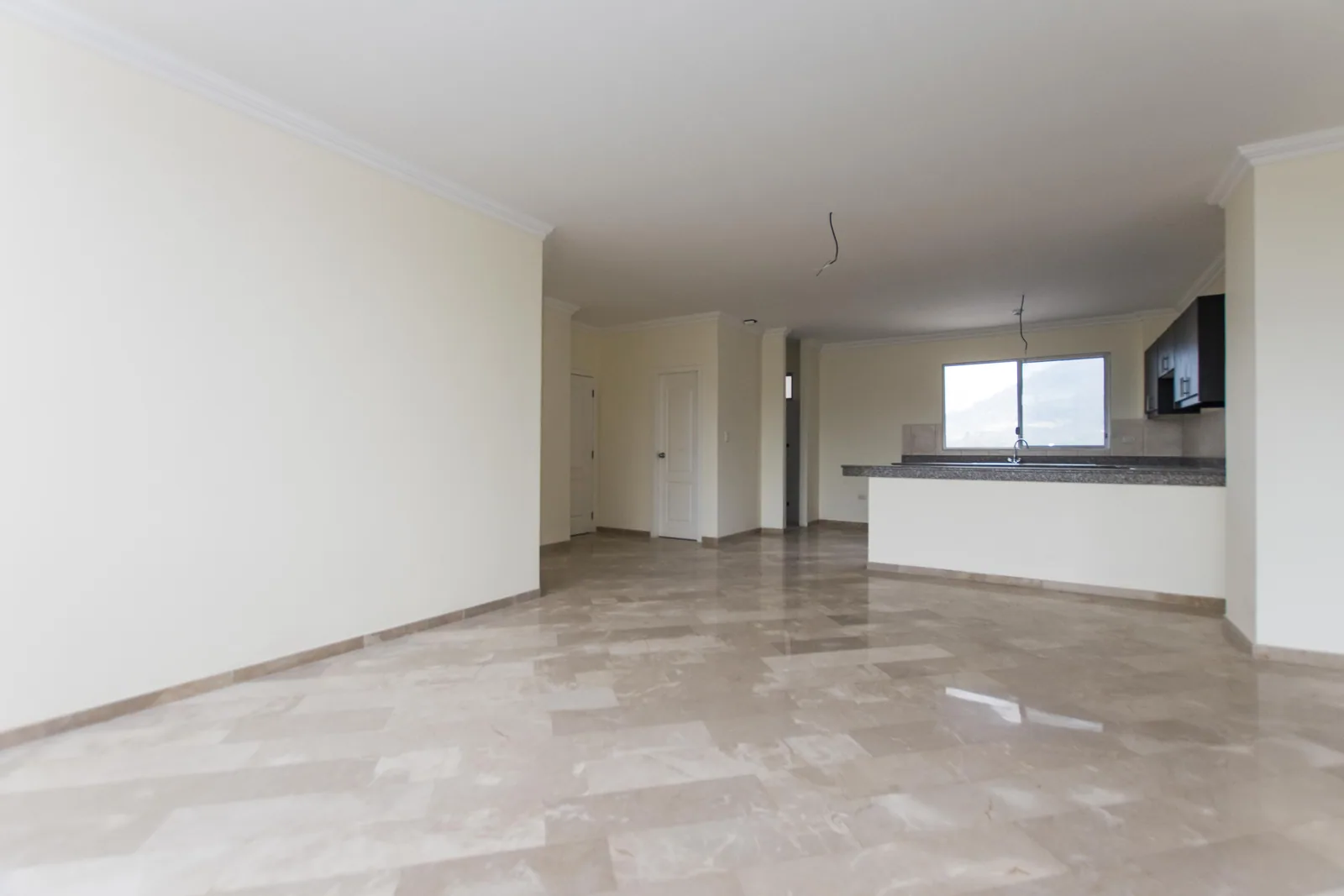 Departamento en venta en edificio Altos del Sol en Urbanización Portal al Sol – Foto 3