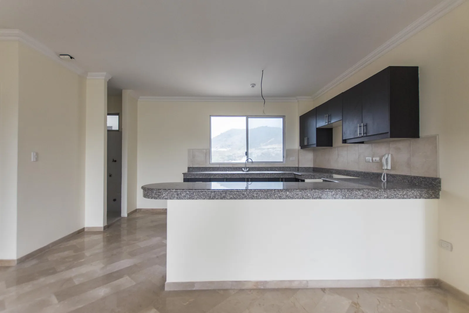 Departamento en venta en edificio Altos del Sol en Urbanización Portal al Sol – Foto 4