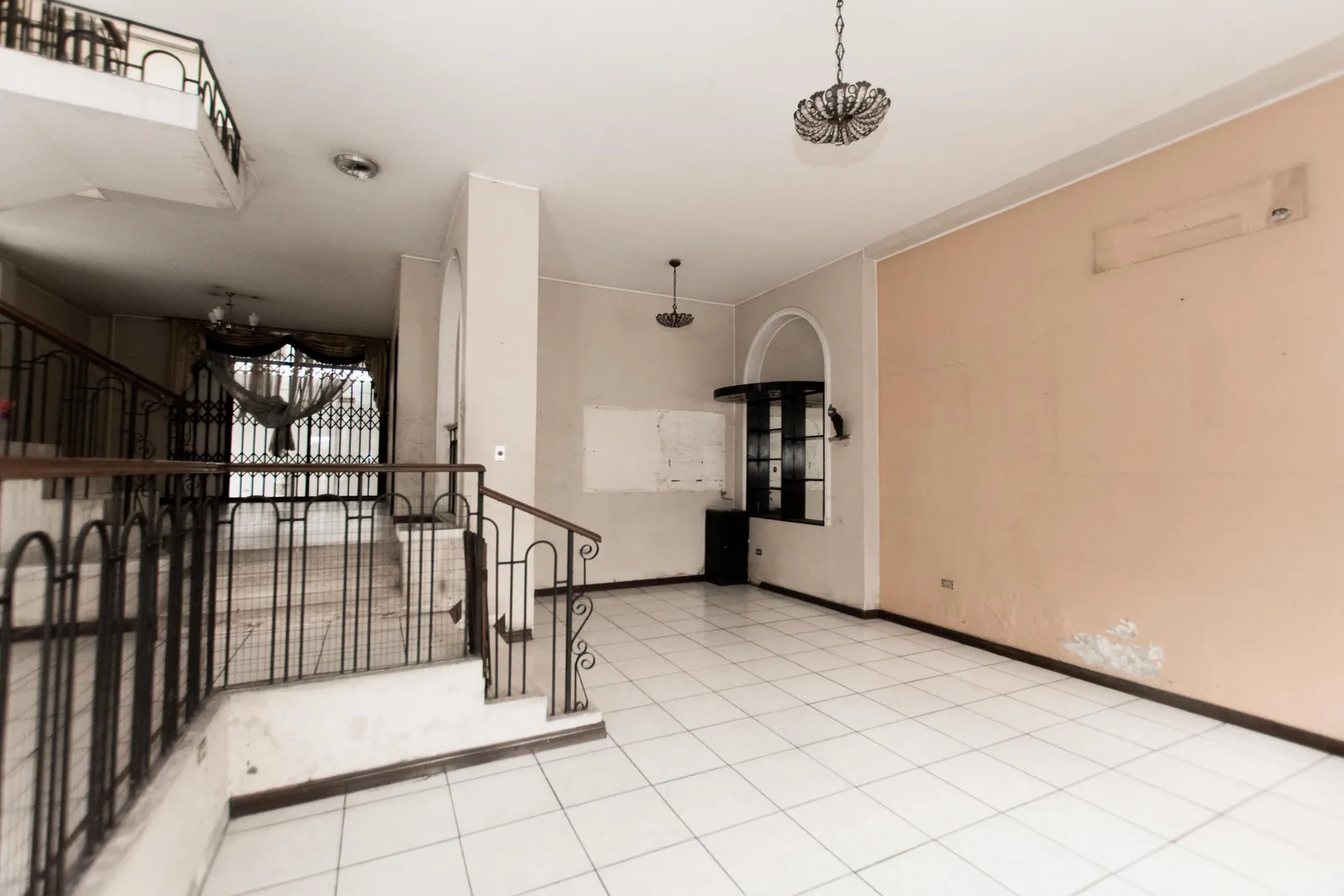 Casa de dos plantas en venta en La Garzota – Foto 2