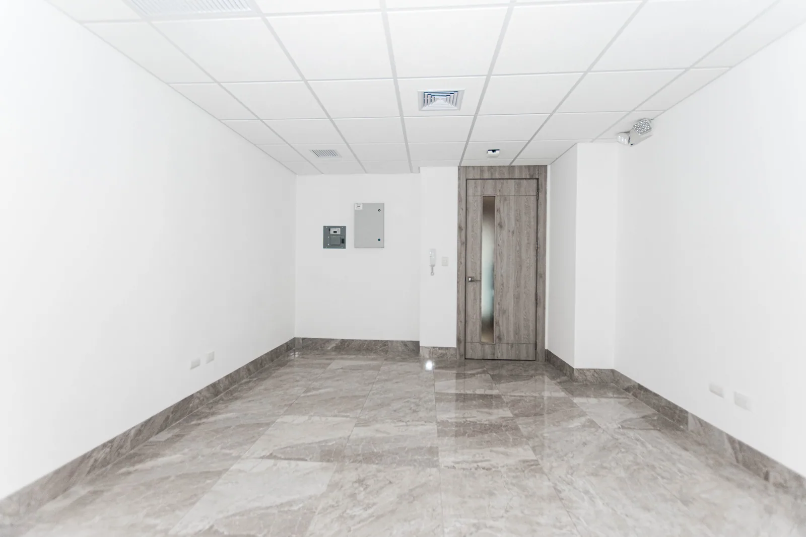 Oficina Comercial en Alquiler Edificio Platinum 