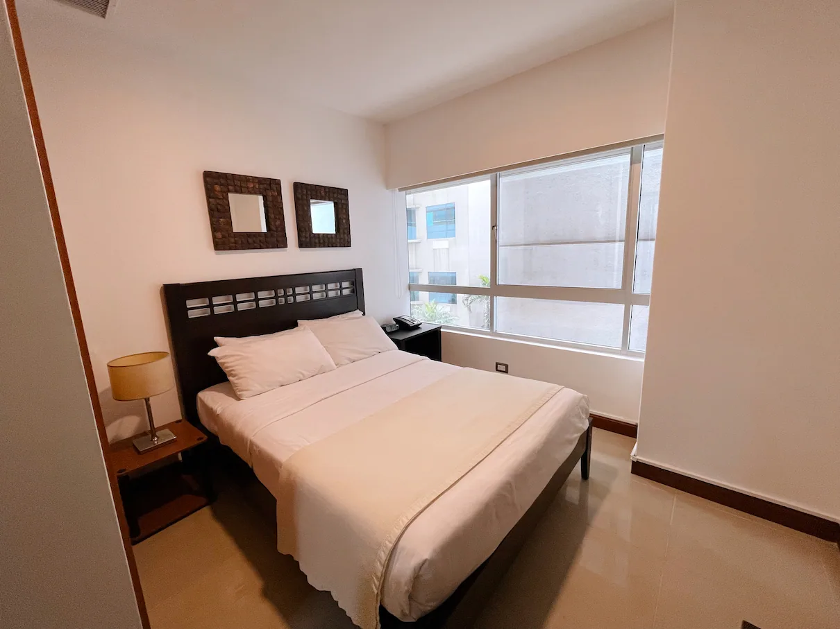 Suite Amoblada en Alquiler - Torres del Sol I – Foto 3