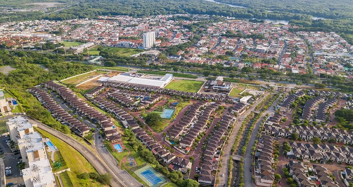 ¿Por qué invertir en el sector de Vía a la Costa en Guayaquil?